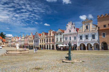 Telc ana meydanı - Çek Cumhuriyeti 'nin Telc kentindeki Hradec Meydanı Zacharias
