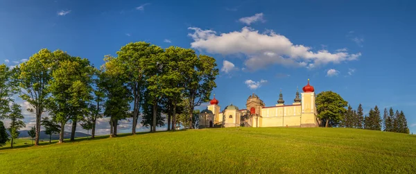 Klasztor Wniebowzięcia Najświętszej Maryi Panny Górze Matki Bożej Kraliky Czechy — Zdjęcie stockowe