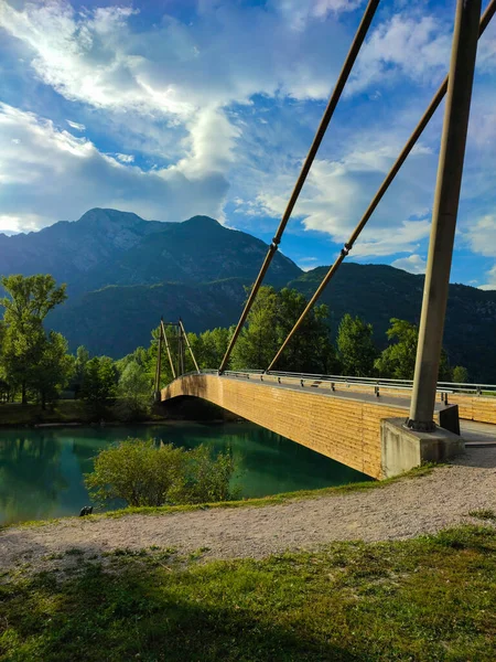 Pont Sur Lac Dans Contexte Paysage Montagne Près Beau Paysage — Photo
