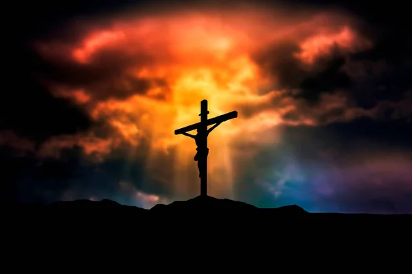 Silhouet Van Kruisiging Van Christus Achtergrond Van Zonnestralen Van Dichtbij — Stockfoto