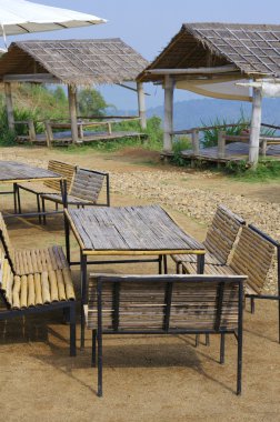 Masa, sandalye ve köşk Bambu Resort