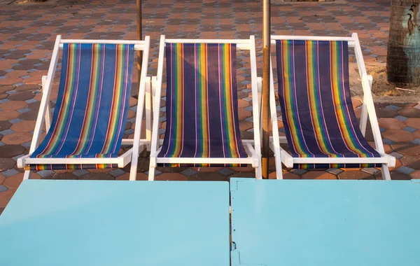 Multicolor tres rayas cama de playa — Foto de Stock