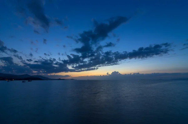 在海上日落，苏梅岛后的黄昏。泰国 — 图库照片