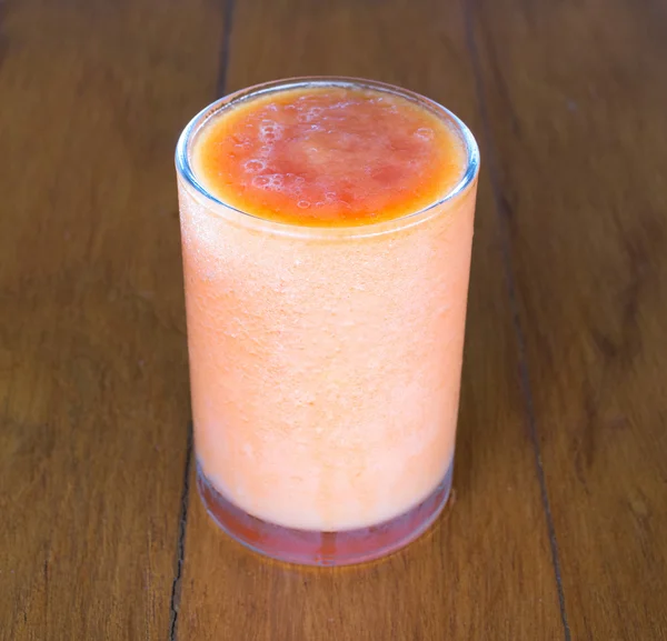 Smoothie green apple juice on the wood table — Stock Photo, Image