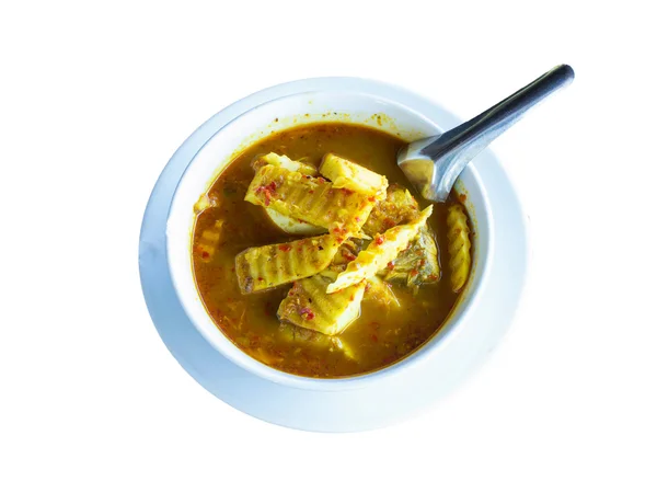 酸辣汤，鱼与椰子、 中厚板上白色 bac 泰国食品 — 图库照片
