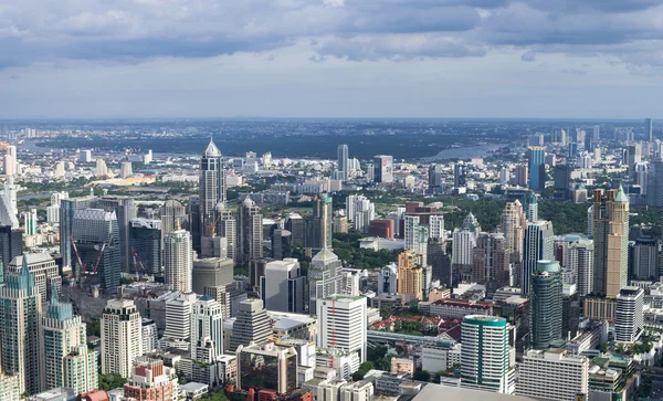 BANGKOK, THAÏLANDE - 13 JUILLET : Vue de dessus depuis le bâtiment Bai-Yok2 whi — Photo