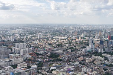 Bangkok, Tayland - 13 Temmuz: top o c en yüksek binasının görünümü