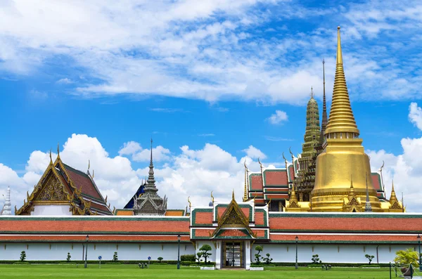 Wat Phra Kaew o el Templo de Tailandia en Bangkok, Arcos públicos —  Fotos de Stock