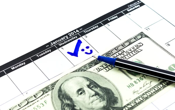 Círculo azul com sorriso e 100USD dinheiro para trabel. Marca no — Fotografia de Stock