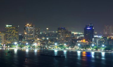 Pattaya gece zaman, deniz sahil tarafında bina modern cityscape t
