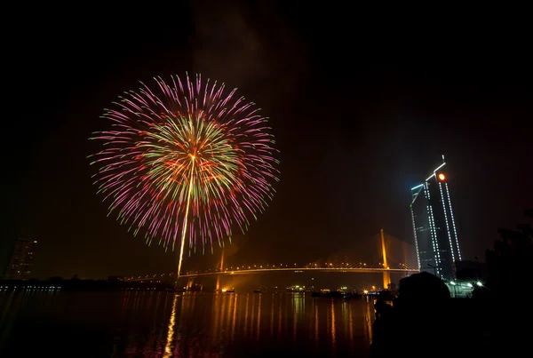 Multicolor fireworks night scene, bangkok cityscape river view, — Stock Photo, Image