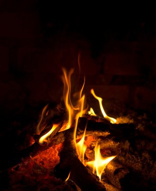 siyah arka plan ile ateş