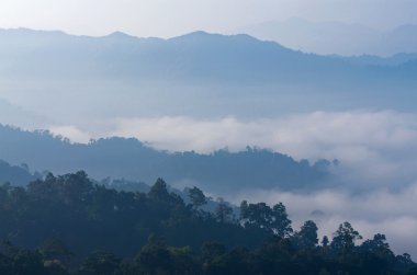 panerntung, phetchabur, sabah sis peyzaj ile dağ