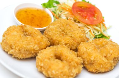 kızarmış karides pasta plaka üzerinde