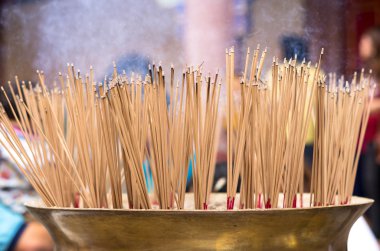 Çin tapınak tütsü yakma