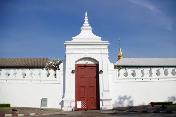 Architektura v Thajsku, windows grand palace, bangkok, Thajsko — Stock fotografie