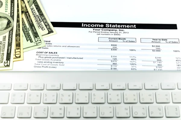 Income statement report with calculator and key broad for busine — Stock Photo, Image