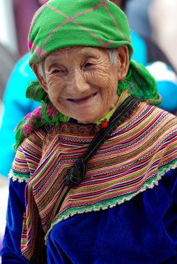 BAC HA, VIETNAM - SEP 12:Unidentified old woman of the flower H'