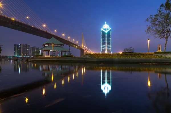 The RAMA nine Bridge with cityscape at twilight, bangkok, thaila — Stock Photo, Image