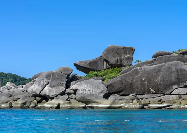 Similanské ostrovy, krásný výhled na Kačera Donalda nebo spouštěcí rock, tha — Stock fotografie