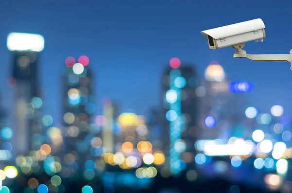 Security camera toezicht op de skyline van bangkok bij avondschemering tim — Stockfoto