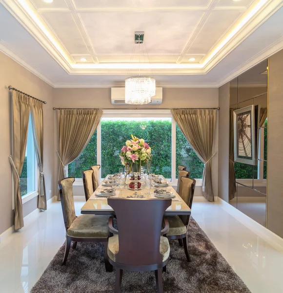 BANGKOK, THAILAND - SEP 23 : Architecture Dining room Interior of the Q House Prukpirom Regent Rachapruk- Ratanathibet .is located on Rachapruk- Ratanathibet, on September 23, 2013 in Bangkok,Thailand — Zdjęcie stockowe