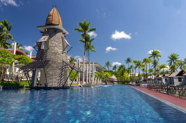 KHAOLAK, THAILAND - NOV 3 : Architecture exterior with swimming pool of the SENTIDO Graceland Khao Lak Resort & Spa.is located 90 kilometres north of Phuket, on November 3, 2013 in Khaolak, Thailand — Stock Photo, Image