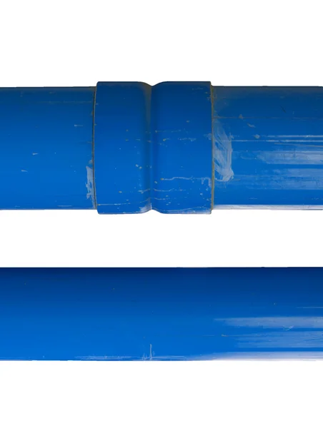Синя труба з ПВХ зі стіною — стокове фото