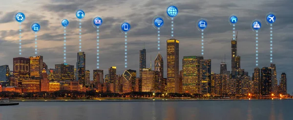 Internet Rzeczy Lub Wiele Ikon Górze Widok Chicago Cityscape Technologia — Zdjęcie stockowe