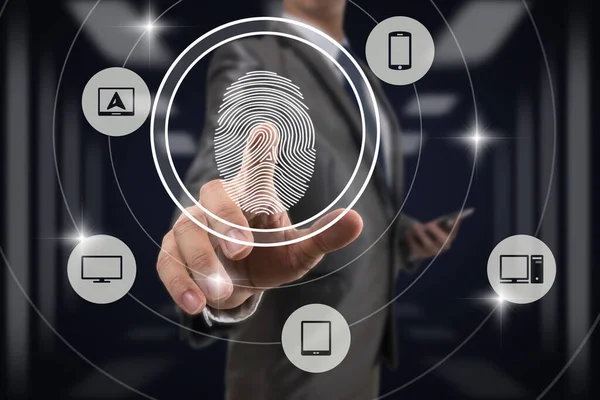 Businessman Fingerprint Scan Presionando Para Desbloquear Todo Dispositivo Tecnología Información — Foto de Stock