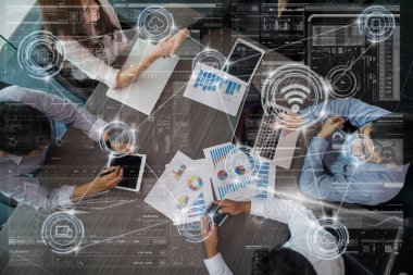 teknoloji dijital sanal ekran ve kablosuz iletişim iş insanlar grubu üstten görünüm üzerinde bir toplantı modern ofis, teknoloji iş üzerinden bağlanan internet şey kavramının