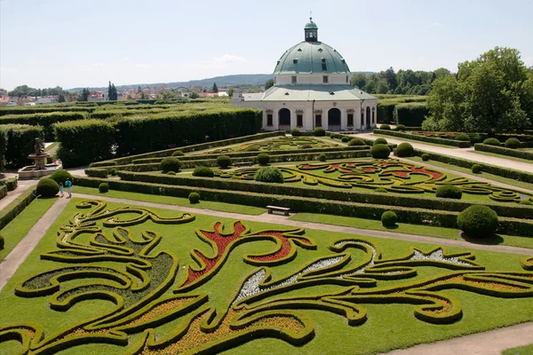 在捷克共和国，克罗梅日什城堡的花卉园 — 图库照片