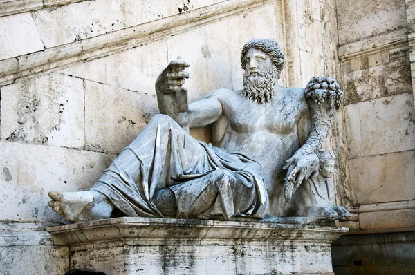 Itálie, Řím, campidoglio náměstí, římská socha — Stock fotografie