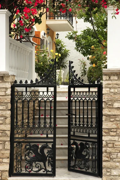 Entrance to modern building — Stock Photo, Image