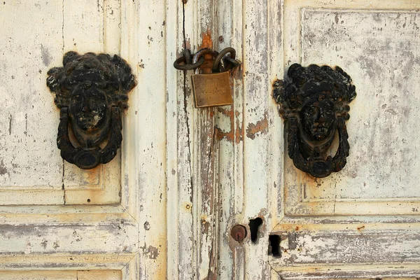 ドアのノッカー — ストック写真
