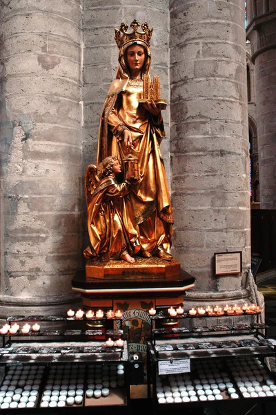 Mooie standbeeld in de kathedraal van Brussel — Stockfoto