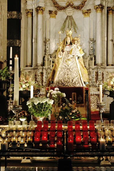 Statuetka Panny Marii w katedrze w Antwerpii — Zdjęcie stockowe