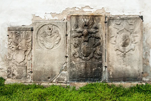 Mittelalterliche Grabsteine aus dem 17. Jahrhundert — Stockfoto