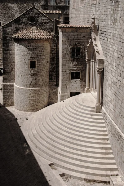 Scale e ingresso alla chiesa di Dubrovnik — Foto Stock