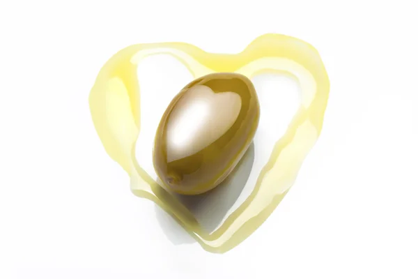 Olio d'oliva a forma di cuore — Foto Stock