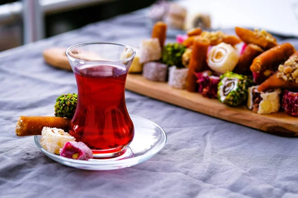 Traditional Tea Lokum Muska Pestili Turkish Delight Oriental Sweets — Stock Photo, Image