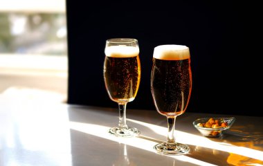 Masada iki bardak light bira..