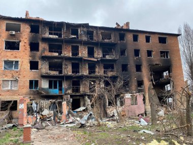 Rus ordusunun Kiev bölgesindeki Vasilkov kentinde bombalanmasının yol açtığı yıkım. Ukrayna 'daki sivil nüfusun katledildiğine dair kanıt. Rusya ve Ukrain arasındaki savaş