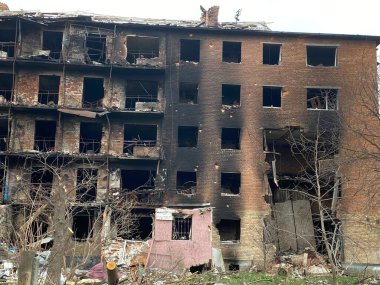 Rus ordusunun Kiev bölgesindeki Vasilkov kentinde bombalanmasının yol açtığı yıkım. Ukrayna 'daki sivil nüfusun katledildiğine dair kanıt. Rusya ve Ukrain arasındaki savaş