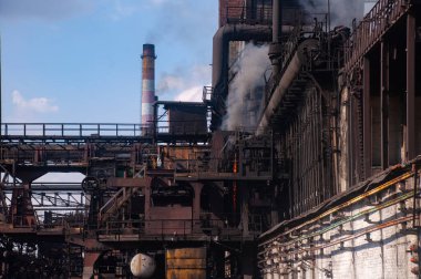 Kokain satıcısı kokaini dağıtır. Kola fırını bataryası. Kokain ve kimyasallar