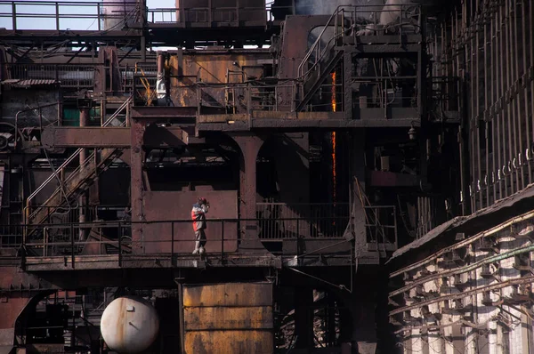 Kokain satıcısı kokaini dağıtır. Kola fırını bataryası. Kokain ve kimyasallar