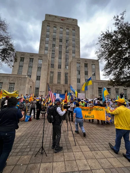 ABD, Houston 6 Mart 2022. Ukrayna ve Rusya arasındaki savaşa karşı Amerikalıların ve Ukraynalıların gösterileri. Dur Putin. Savaş yok..