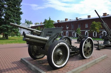 Anma kompleksi Brest Kalesi 'nde top.