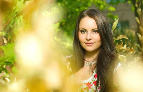 güzel kız - açık dikey