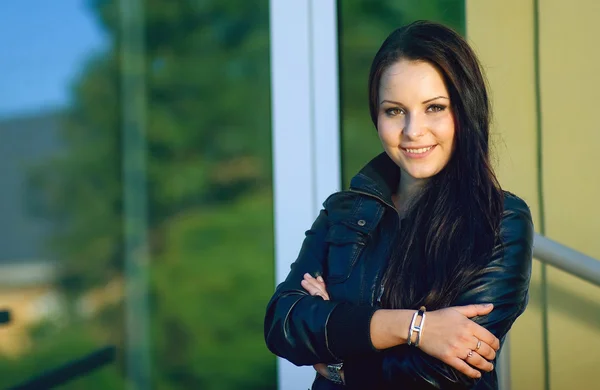 güzel kız - açık dikey